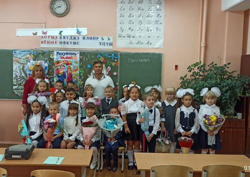 Члены Общественного Совета при ОМВД России по Красноармейскому району приняли участие в торжественных мероприятиях посвященных дню знаний 1 сентября.