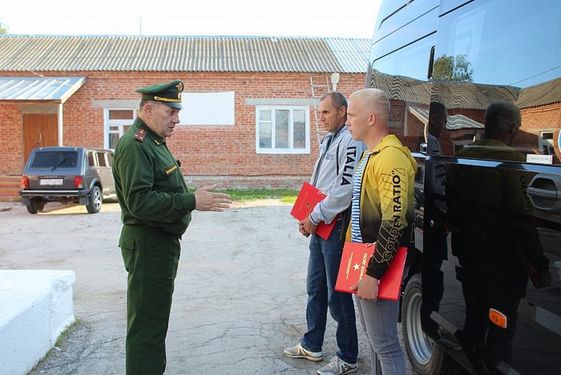 Призыв на военную службу проходит строго в соответствии с законодательством и по плану.