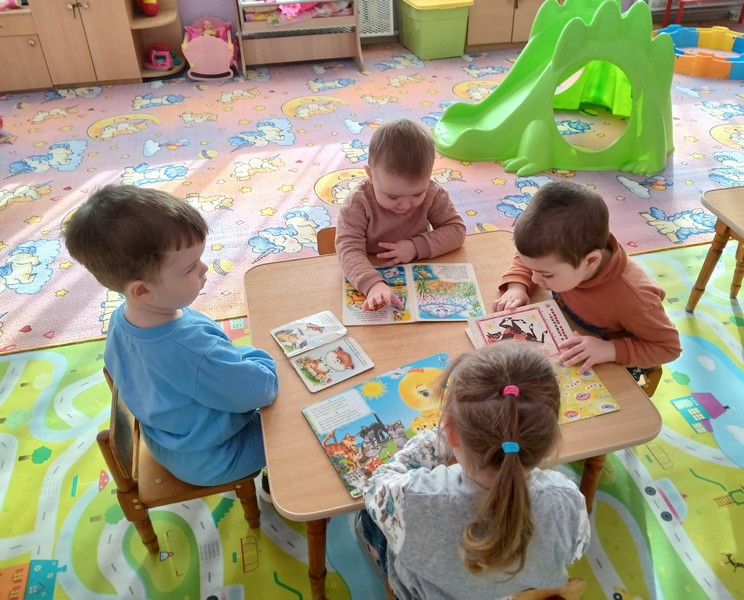 День книги в ДОУ 15.