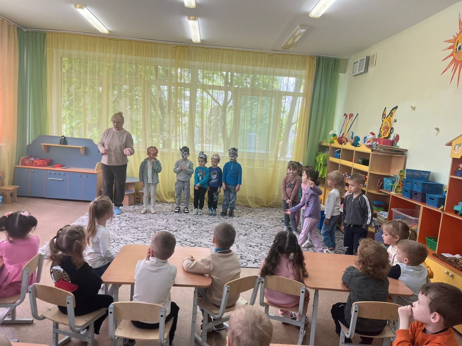 Жил был у бабушки серенький козлик.