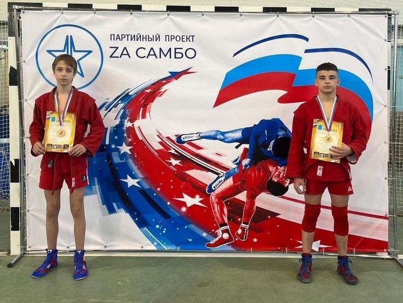 Воспитанники спортивной школы стали лучшими в своей категории на первенстве Саратовской области по самбо.