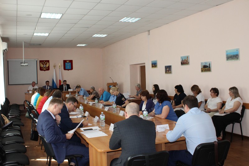 В Красноармейске под председательством заместителя Председателя Правительства области Алексея Никитина состоялось рабочее заседание межведомственной комиссии.