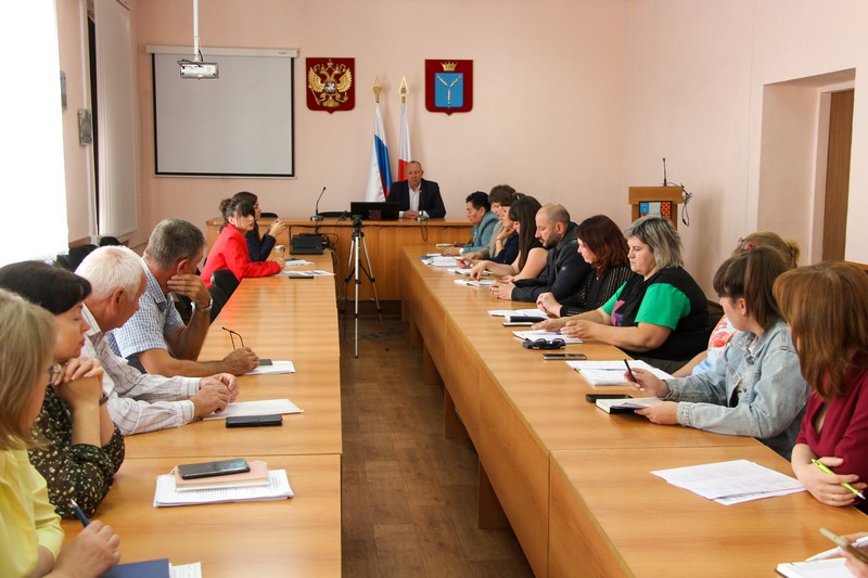 Александр Зотов провел рабочее совещание по поддержке семей участников СВО.