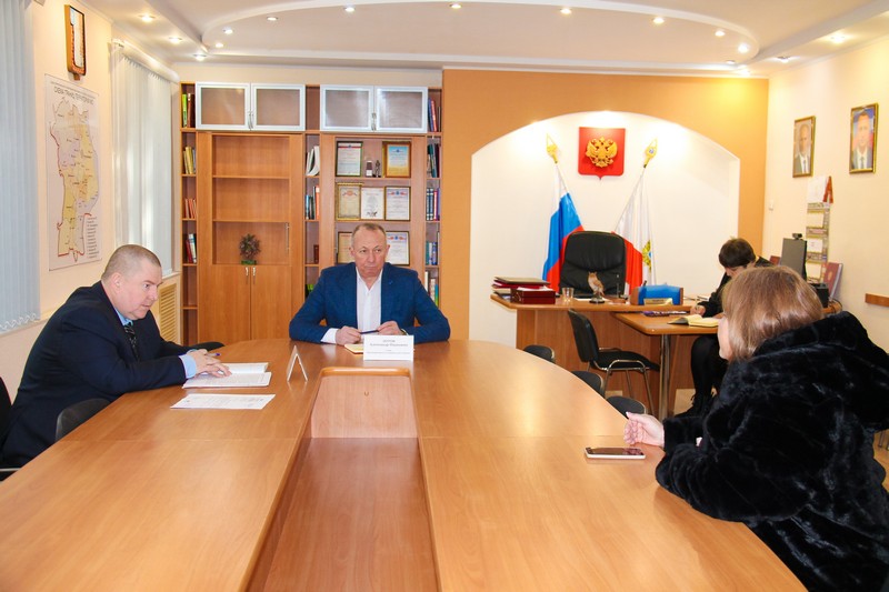 По поручению губернатора Саратовской области Романа Бусаргина главой района Александром Зотовым был проведён приём граждан по личным вопросам.