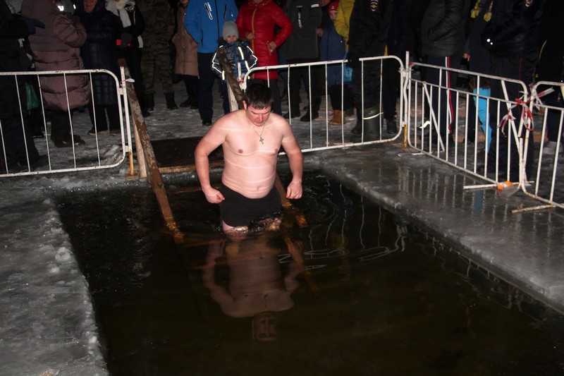 В селе Мордово прошли крещенские купания.