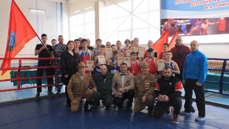 В спортивной школе Красноармейска прошёл открытый ринг по боксу, посвящённый Дню защитника Отечества! .