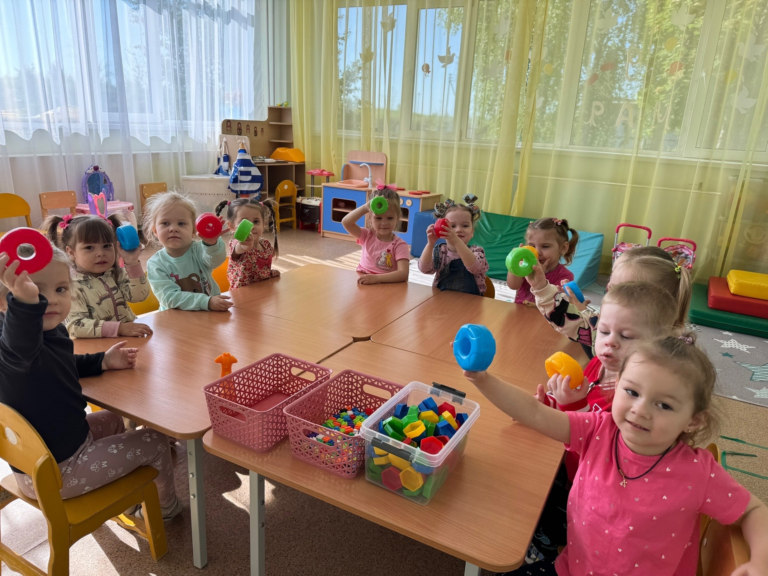 К нашим малышам пришел жирафчик, но не один!.