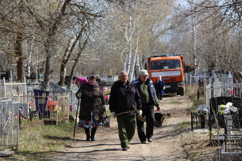 Приглашаем присоединиться уборке мусора с территории нового кладбища.