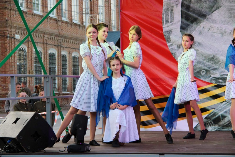 Концертная программа «Была весна - весна Победы!».