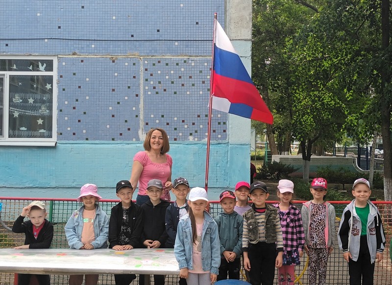 Подготовка к празднику &quot;День России&quot;.