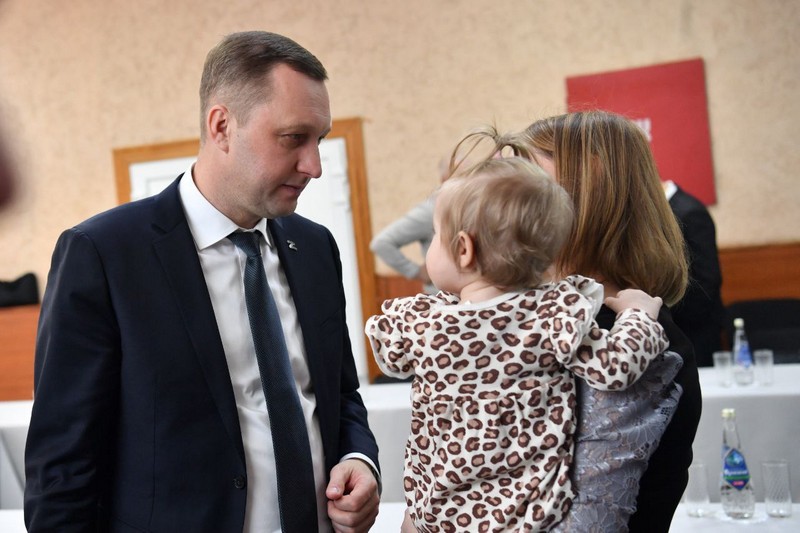 Роман Бусаргин в Красноармейске встретился с родными наших военнослужащих.