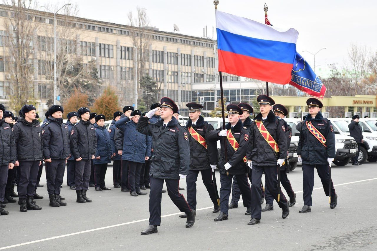 Сегодня свой профессиональный праздник отмечают сотрудники органов внутренних дел.