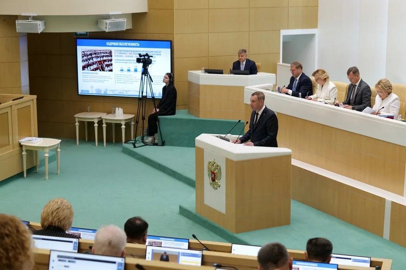 Роман Бусаргин на пленарном заседании Совета Федерации рассказал о задачах по развитию Саратовской области.