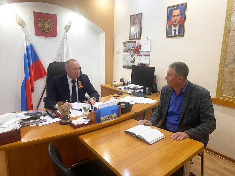 Александр Зотов обсудил подготовку к посевной.