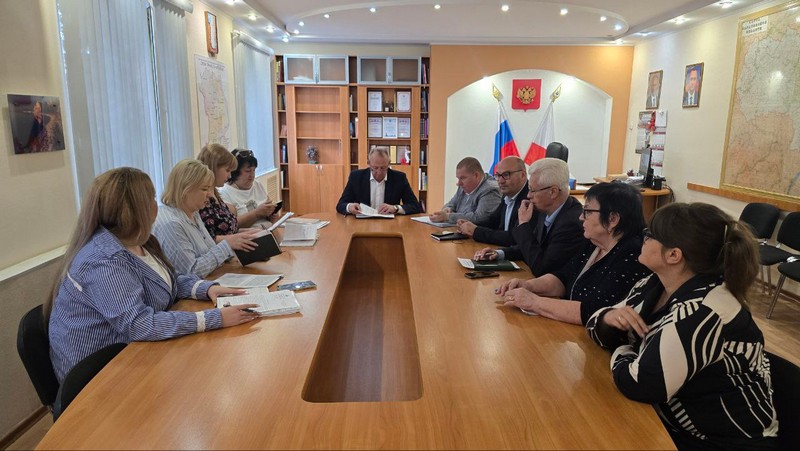 Совещание по подготовке к новому отопительному сезону.