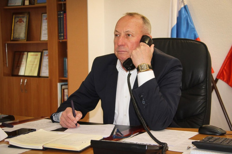 Глава района провёл очередную Горячую линию. Глава района провёл очередную Горячую линию.