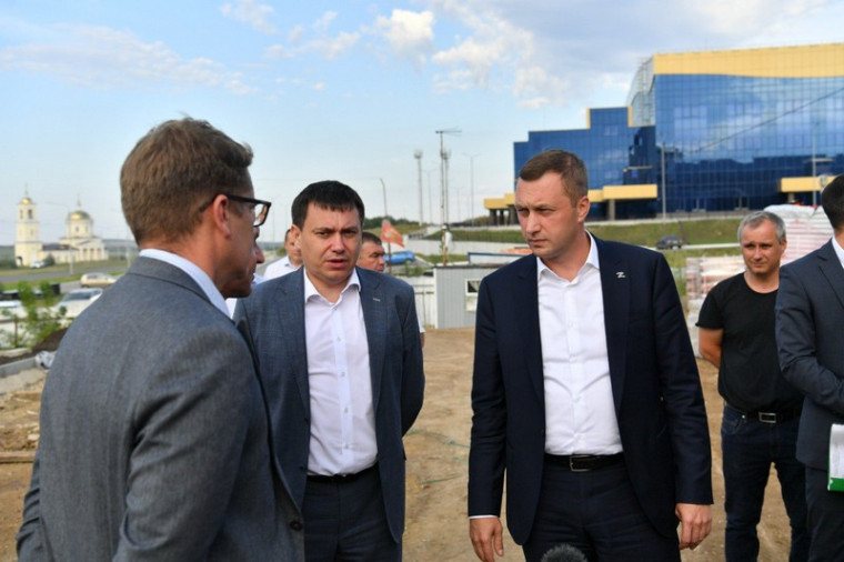 Губернатор Роман Бусаргин осмотрел строящийся в пос. Солнечный-2 спорткомплекс «Протон-Арена». Губернатор Роман Бусаргин осмотрел строящийся в пос. Солнечный-2 спорткомплекс «Протон-Арена».