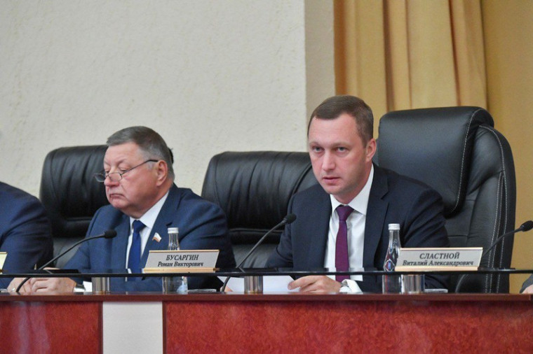 Роман Бусаргин заявил о личной ответственности глав районов за вхождение муниципалитетов в программу модернизации здравоохранения. Роман Бусаргин заявил о личной ответственности глав районов за вхождение муниципалитетов в программу модернизации здравоохранения.