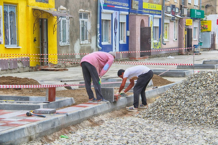 Укладка тротуарной плитки на улице Ленина. Укладка тротуарной плитки на улице Ленина.