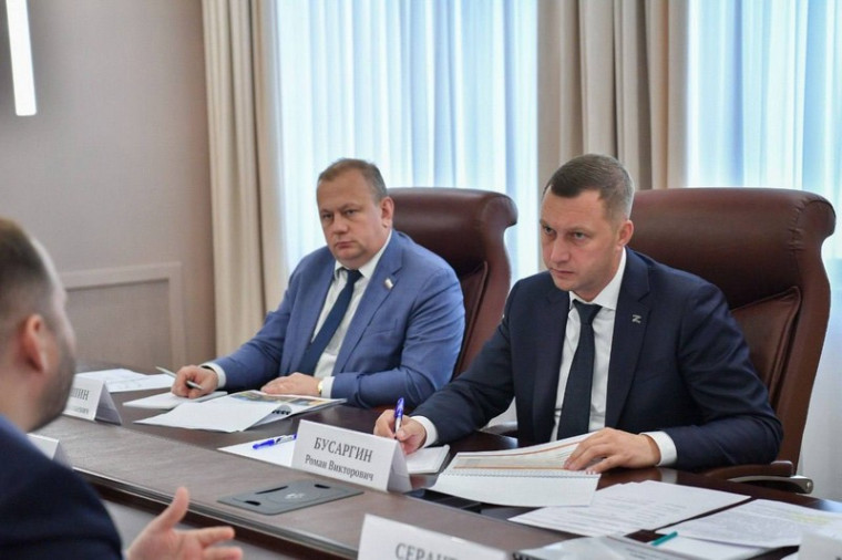 Роман Бусаргин: компания «НПО «ЭМК» планирует реализовать в регионе инвестпроекты на 1 млрд рублей. Роман Бусаргин: компания «НПО «ЭМК» планирует реализовать в регионе инвестпроекты на 1 млрд рублей.