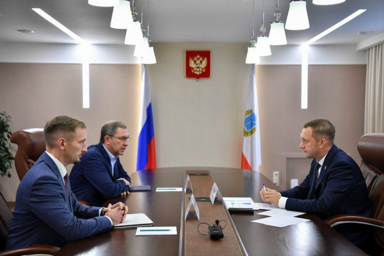 Губернатору Роману Бусаргину представлен новый управляющий Саратовским отделением Сбербанка. Губернатору Роману Бусаргину представлен новый управляющий Саратовским отделением Сбербанка.