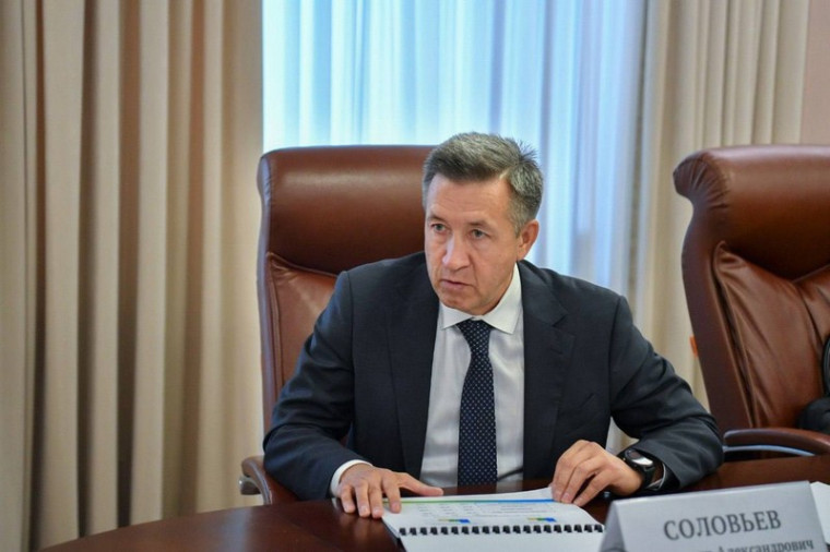 Губернатор Роман Бусаргин провел встречу с руководителем регионального управления Росреестра Александром Соловьевым. Губернатор Роман Бусаргин провел встречу с руководителем регионального управления Росреестра Александром Соловьевым.
