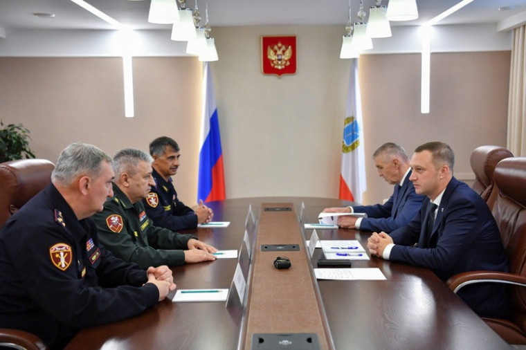 Губернатор Роман Бусаргин провёл рабочую встречу с командующим Приволжским округом войск национальной гвардии Российской Федерации. Губернатор Роман Бусаргин провёл рабочую встречу с командующим Приволжским округом войск национальной гвардии Российской Федерации.
