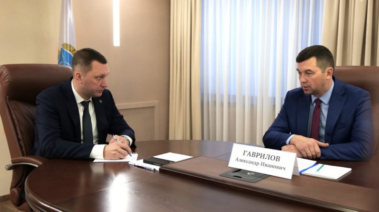 Роман Бусаргин провел встречу с главой комитета охотничьего хозяйства и рыболовства области. Роман Бусаргин провел встречу с главой комитета охотничьего хозяйства и рыболовства области.
