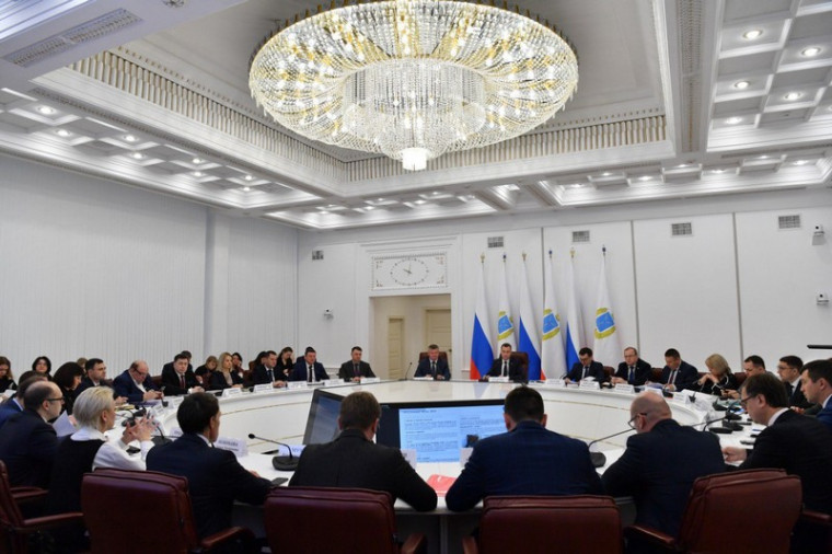 Роман Бусаргин напомнил, о введенной системе эффективности местных глав. Роман Бусаргин напомнил, о введенной системе эффективности местных глав.
