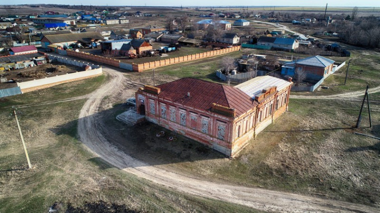 Сельский Дом культуры получит новую кровлю. Сельский Дом культуры получит новую кровлю.