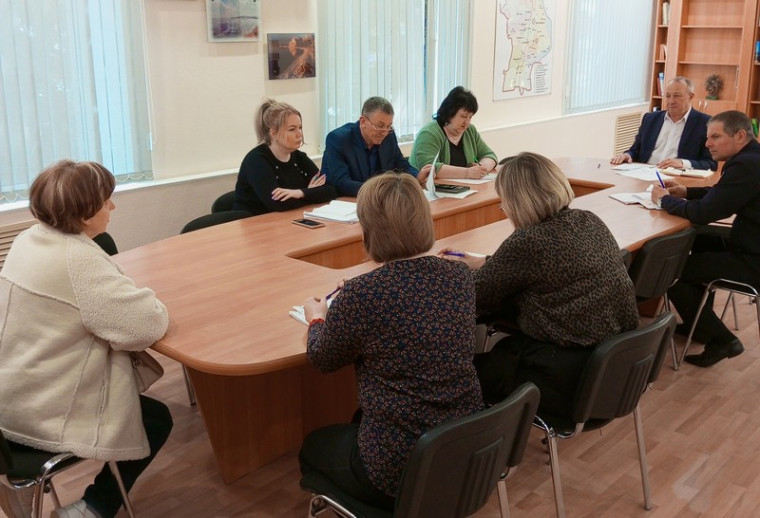 Александр Зотов провёл заседание межведомственной комиссии по сокращению задолженности по налоговым и неналоговым доходам в бюджет района. Александр Зотов провёл заседание межведомственной комиссии по сокращению задолженности по налоговым и неналоговым доходам в бюджет района.