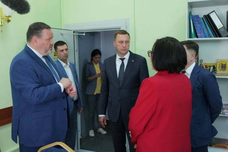 Роман Бусаргин вместе с федеральным министром в Саратове посетили центр реабилитации «Парус надежды». Роман Бусаргин вместе с федеральным министром в Саратове посетили центр реабилитации «Парус надежды».