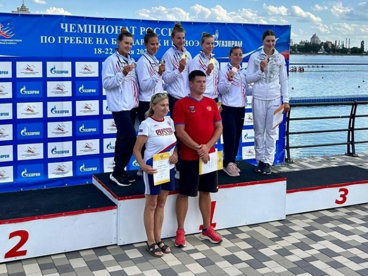 Саратовские гребцы завоевали 8 медалей на чемпионате России . Саратовские гребцы завоевали 8 медалей на чемпионате России .