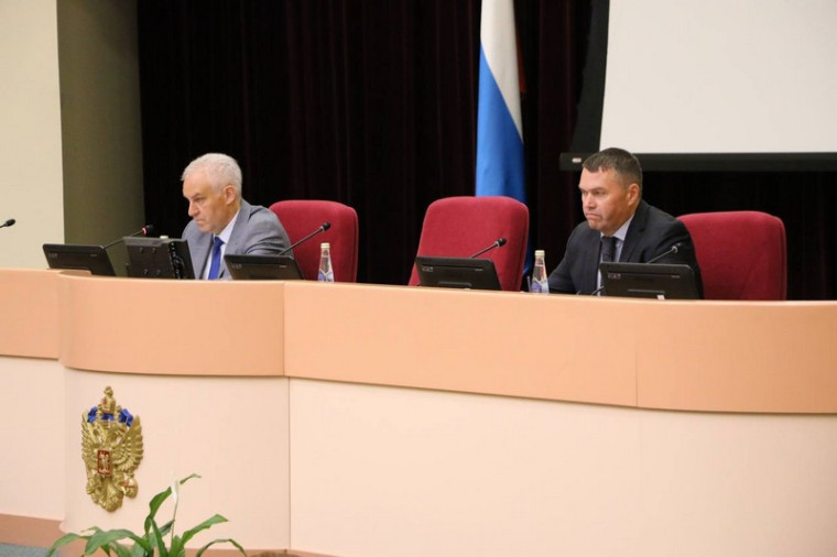 Депутаты единогласно поддержали инициативу Губернатора о введении новой выплаты для молодых мам. Депутаты единогласно поддержали инициативу Губернатора о введении новой выплаты для молодых мам.
