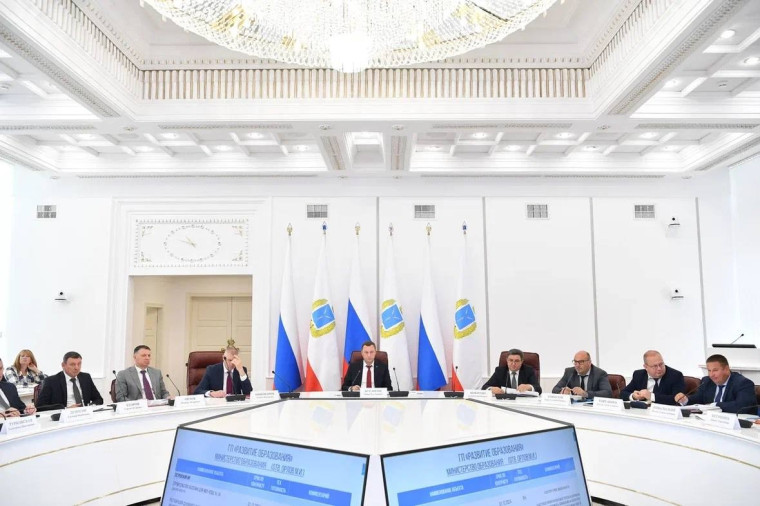 Вчера губернатор Роман Бусаргин потребовал от глав ряда районов принять дисциплинарные меры в отношении заместителей по социальной сфере. Вчера губернатор Роман Бусаргин потребовал от глав ряда районов принять дисциплинарные меры в отношении заместителей по социальной сфере.
