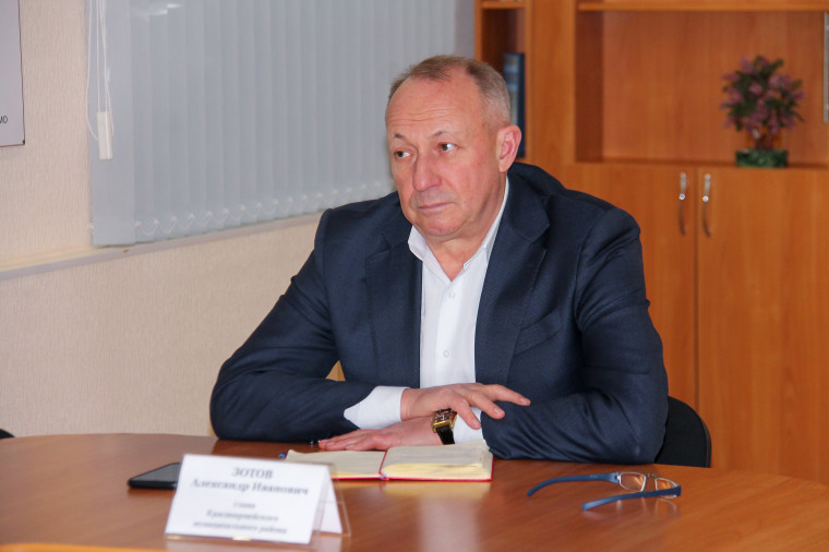 Глава района Александр Зотов провёл очередной приём граждан по личным вопросам. Глава района Александр Зотов провёл очередной приём граждан по личным вопросам.