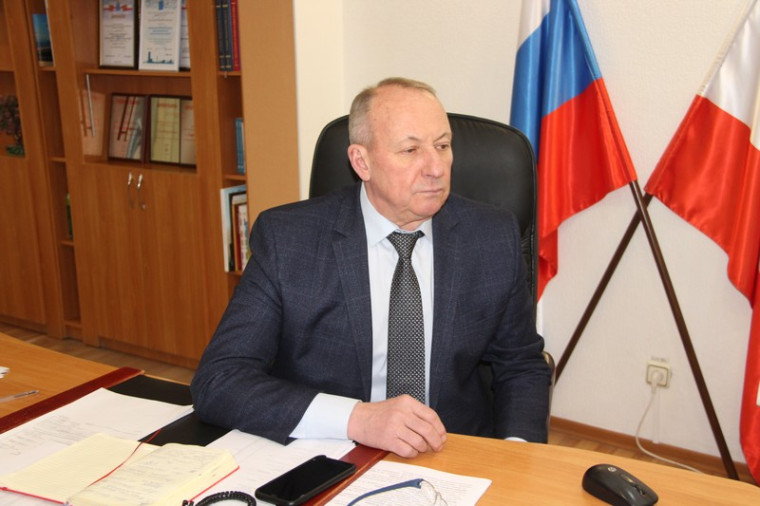Александр Зотов принимает участие в заседании постоянно действующего совещания, которое проходит под председательством губернатора. Александр Зотов принимает участие в заседании постоянно действующего совещания, которое проходит под председательством губернатора.