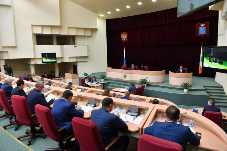 Депутаты утвердили кандидатуры вице-губернатора и зампредов Правительства области. Депутаты утвердили кандидатуры вице-губернатора и зампредов Правительства области.