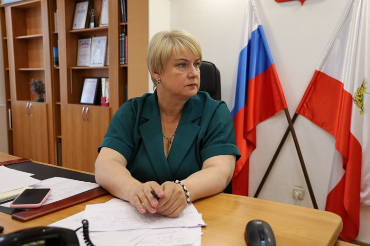 Елена Наумова принимает участие в заседании постоянно действующего совещания, которое проходит под председательством губернатора. Елена Наумова принимает участие в заседании постоянно действующего совещания, которое проходит под председательством губернатора.