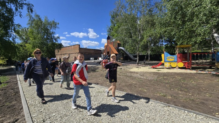В городском парке кипит работа. В городском парке кипит работа.