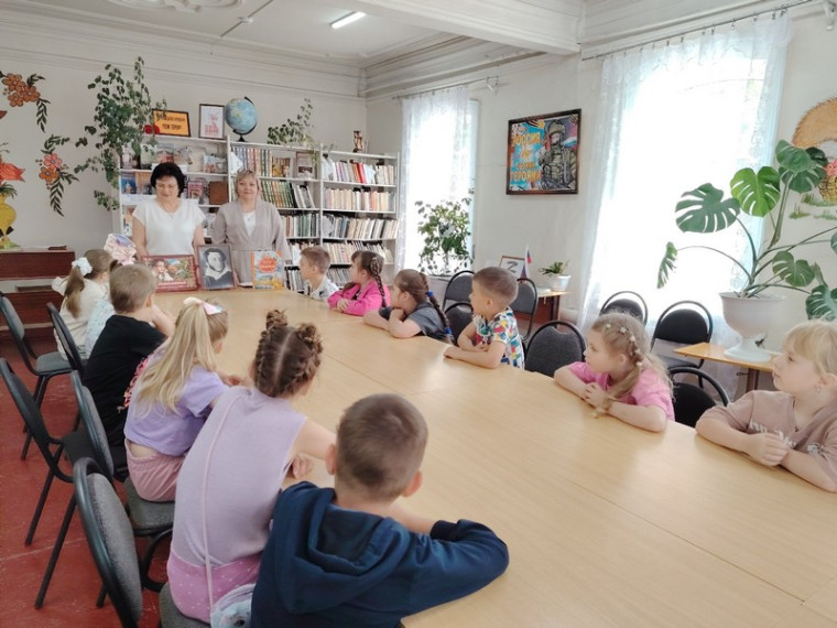 Увлекательное путешествие в детскую библиотеку. Увлекательное путешествие в детскую библиотеку.