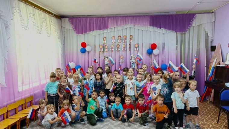 Праздничное спортивное мероприятие "Мы будущее страны!" в детском саду № 10. Праздничное спортивное мероприятие "Мы будущее страны!" в детском саду № 10.