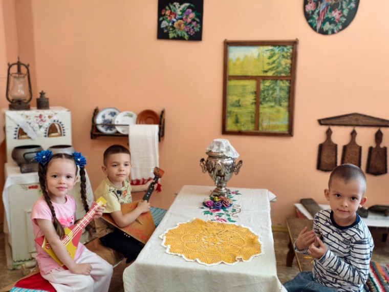 Детский сад № 16 отмечает День балалайки. Детский сад № 16 отмечает День балалайки.