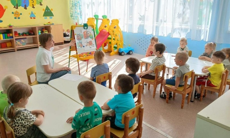 Малышам всегда интересны насекомые. Малышам всегда интересны насекомые.