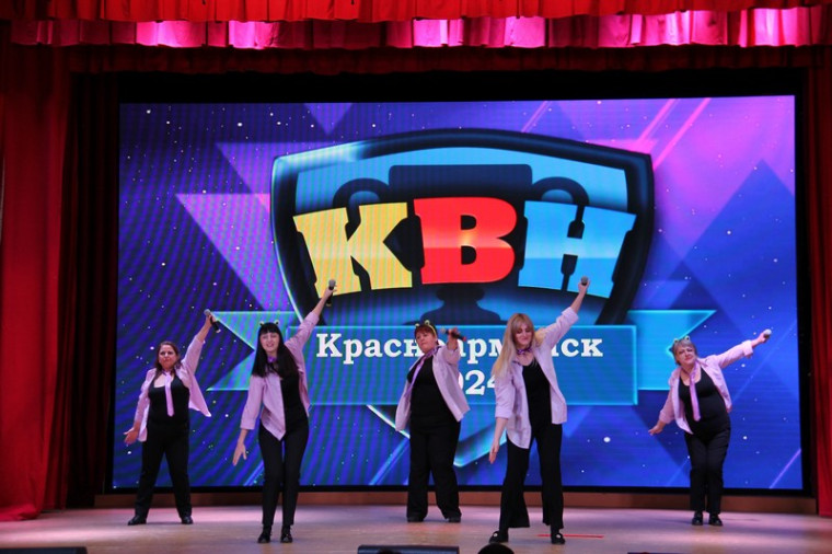 Фото выступления команд в игре-КВН В гостях у сказки.