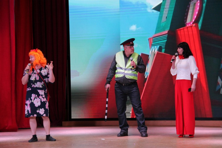 Фото выступления команд в игре-КВН В гостях у сказки.