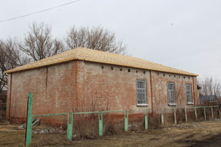 Александр Зотов проверил ход работ по капитальному ремонту сельского Дома культуры села Мордово.