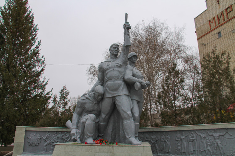 Фото памятного мероприятия, посвященного Дню неизвестного солдата.