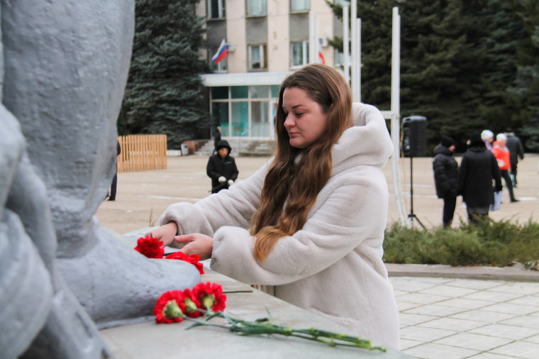 Фото памятного мероприятия, посвященного Дню неизвестного солдата.