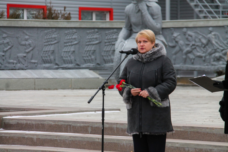Фото памятного мероприятия, посвященного Дню неизвестного солдата.